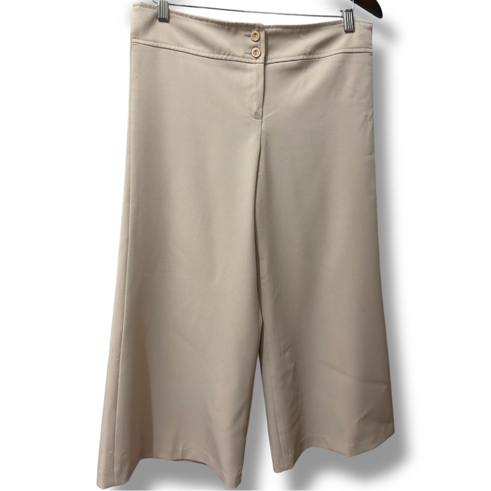Pretty Girl New York | NWOT USA Beige Wide Leg Cropped Pants (size M) - Picture 3 of 10